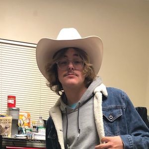 Meet your Posher, Zach